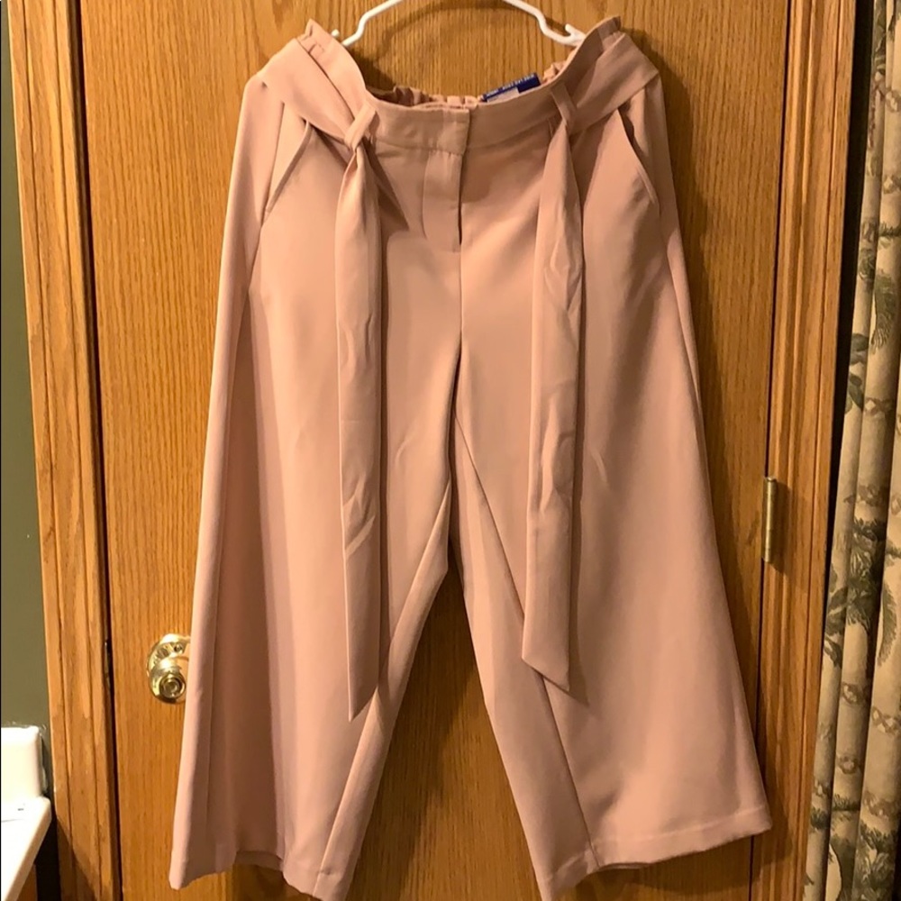 Apt. 9 wide leg crop dress pants.
